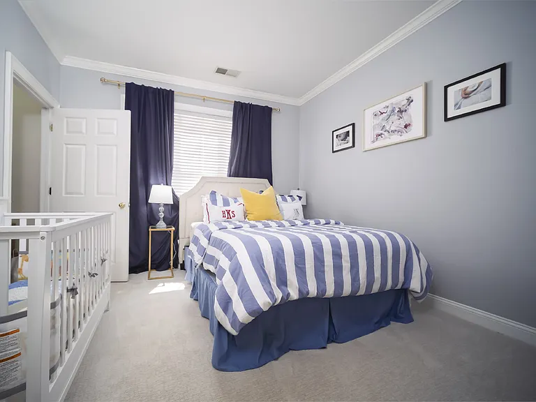 5609 Fairview Rd #3 — Photo 24
