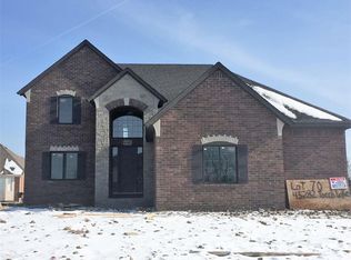 45282 Torch Lake Dr, Macomb, MI 48044