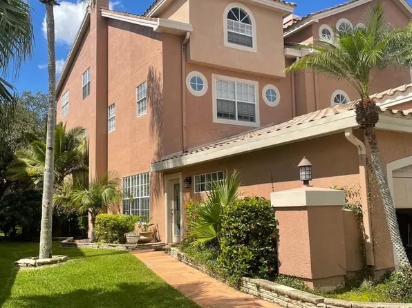 1690 Arabian Ln, Palm Harbor, FL 34685