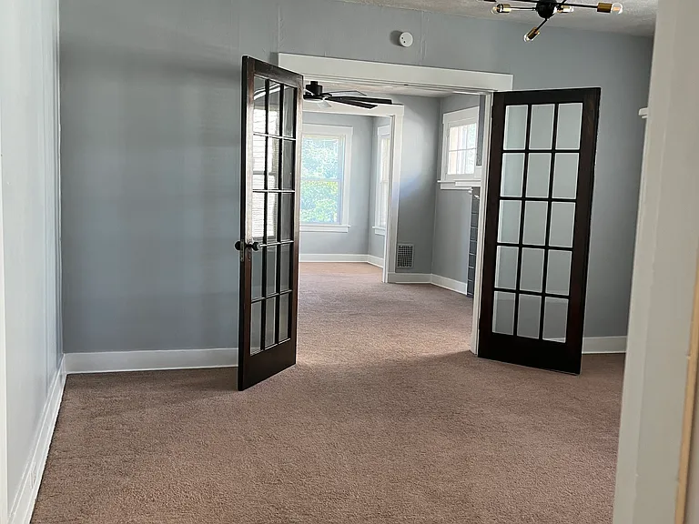 271 Center Ave — Photo 12