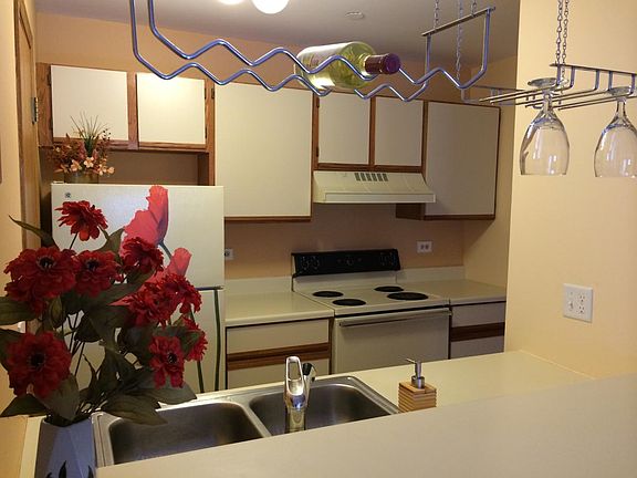 3rd image of 1354 Cunat Ct APT 2D