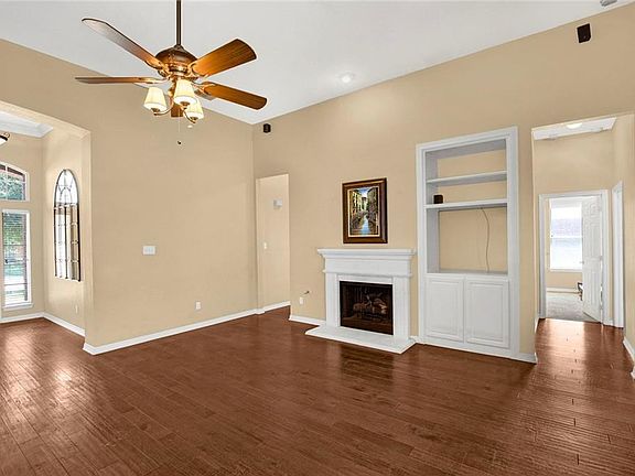 3rd image of 1321 Wildflower Ln