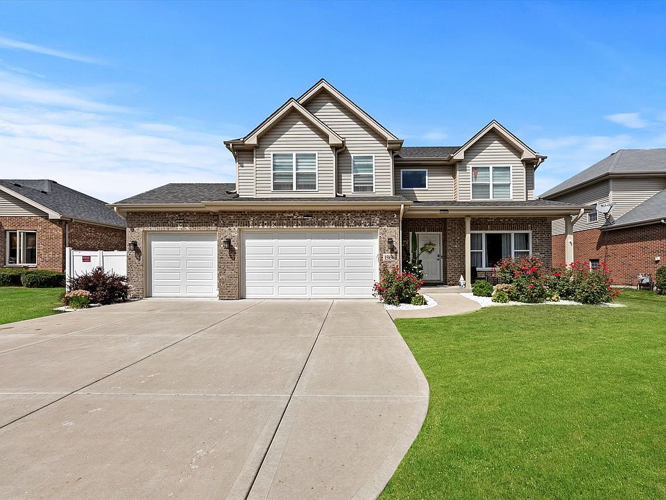 1st image of 15856 Crimson Dr