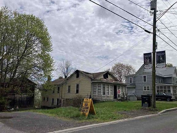 2nd image of 36 Mill St