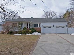 136 Syosset Woodbury Rd, Syosset, NY 11791