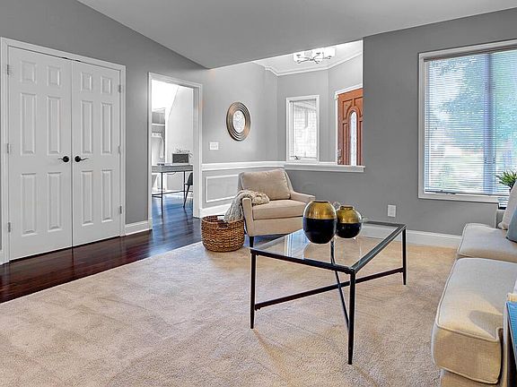 5th image of 3317 Mansion Way #3