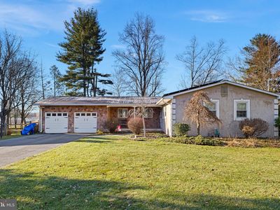 13 Yorkshire Dr, East Windsor, NJ, 08520