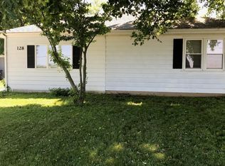 128 13th St, Pawnee, IL 62558