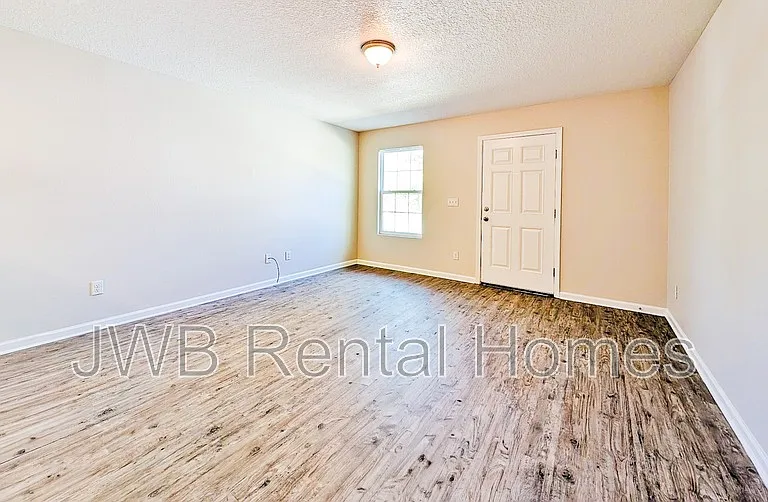 8443 McGirts Village Ln — Photo 4
