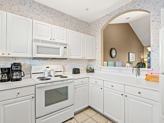 3rd image of 5801 Oyster Catcher Dr. #533