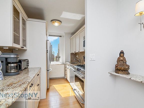 4th image of 245 E 54th St APT 17M