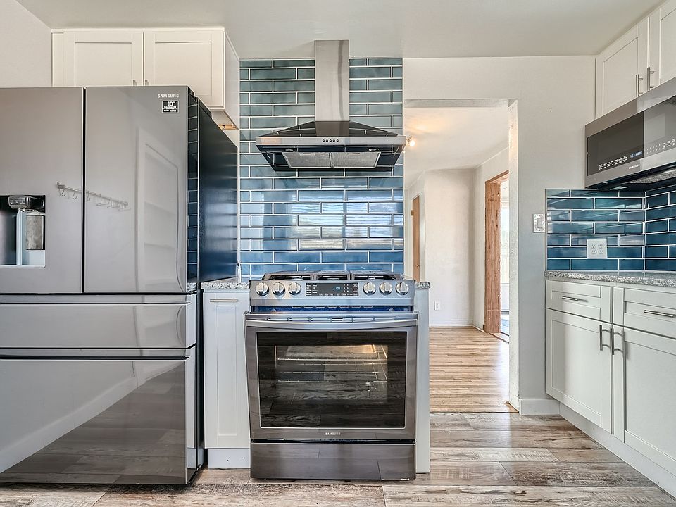 Beautifully updated chefs kitchen