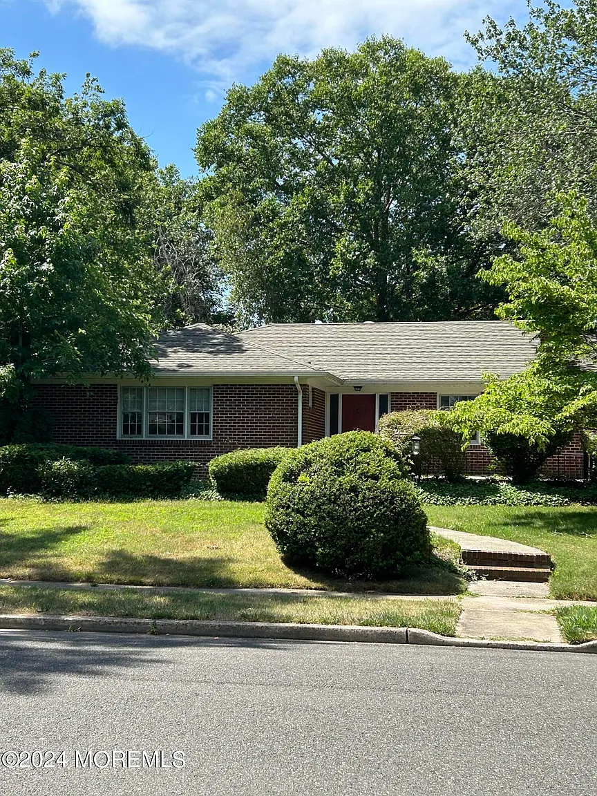 216 Bendermere Ave photo 1
