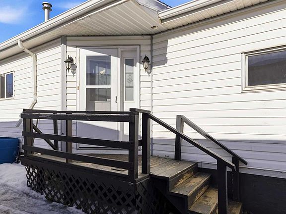 3rd image of 181 NE Greenbriar Bay