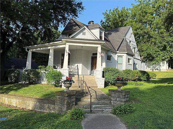 2nd image of 1027 N 4th St