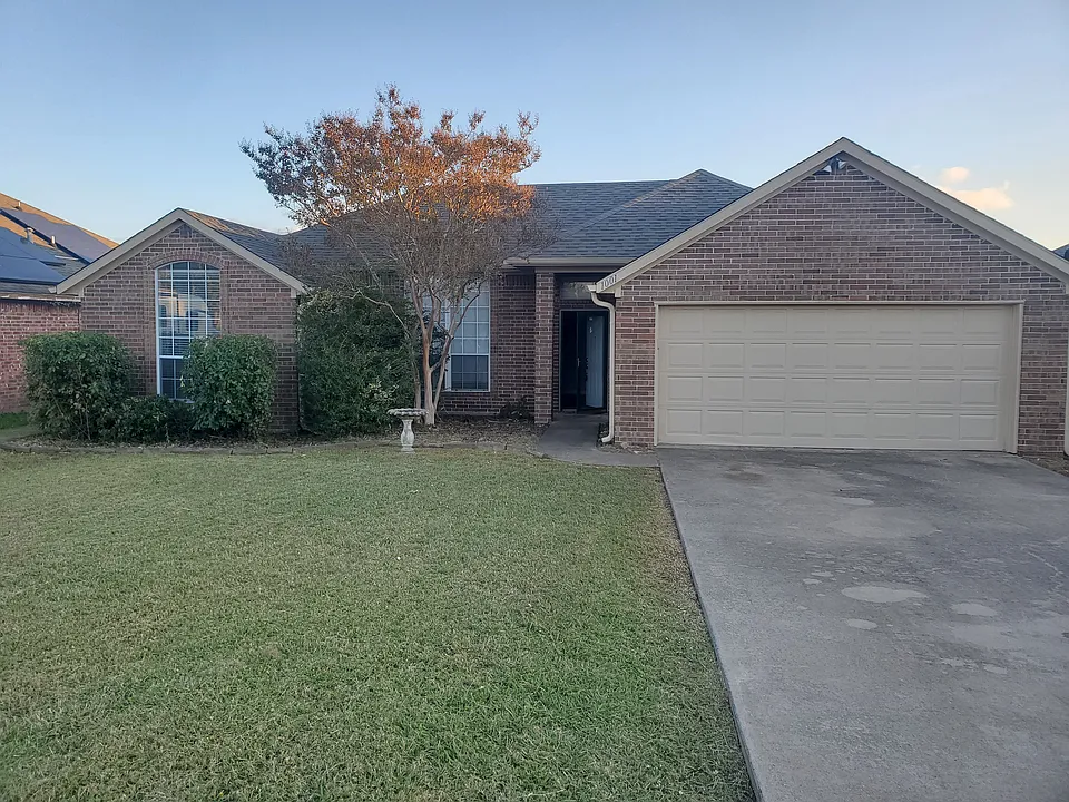 1001 Brookhaven Dr