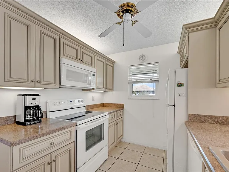 1127 E Seminole Ave #12C — Photo 19