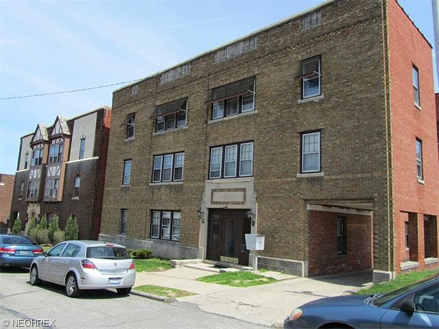 1st image of 1371 Clarence Ave