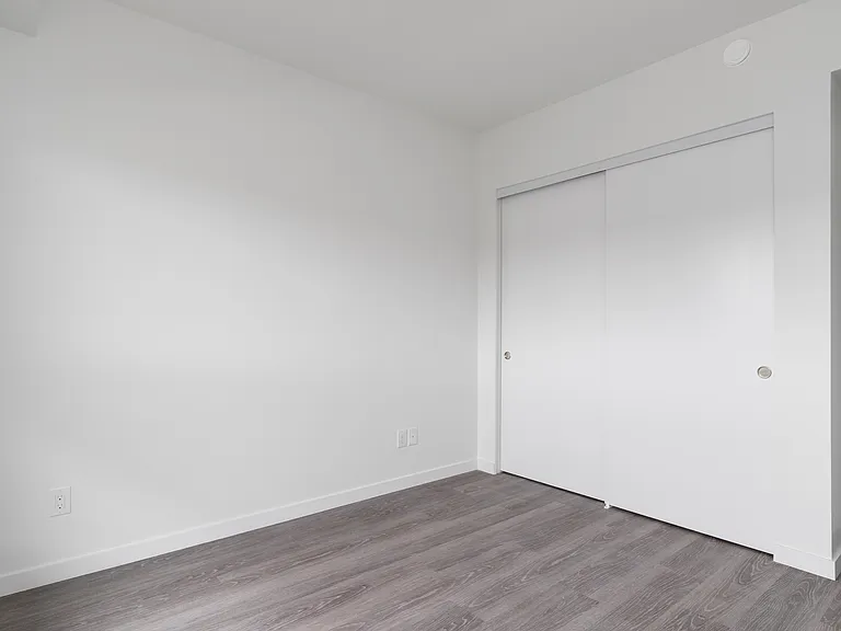 537 Foster Ave — Photo 55