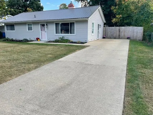 74 Harvey St, Coldwater, MI 49036