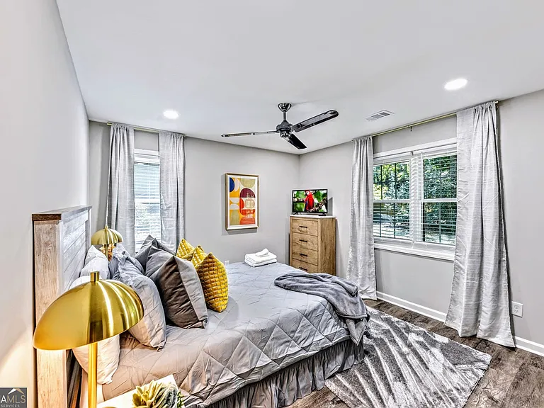 527 Charing Cross Dr — Photo 19
