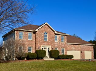 5N630 Leslie Ct, St Charles, IL 60175