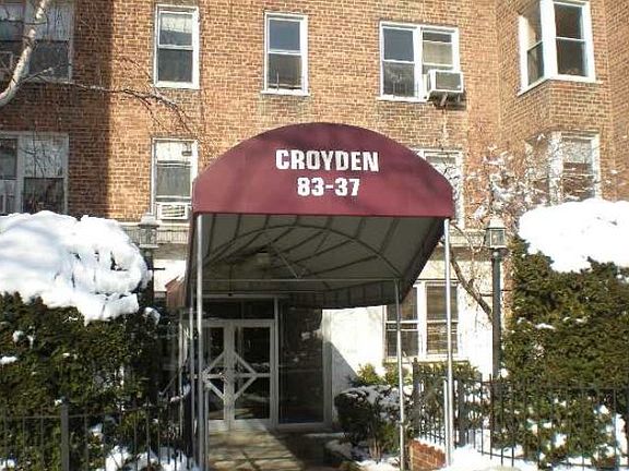 3rd image of 8337 St James Ave APT 5A