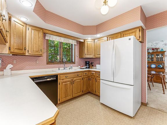 5th image of 2700 VIRGINIA LN