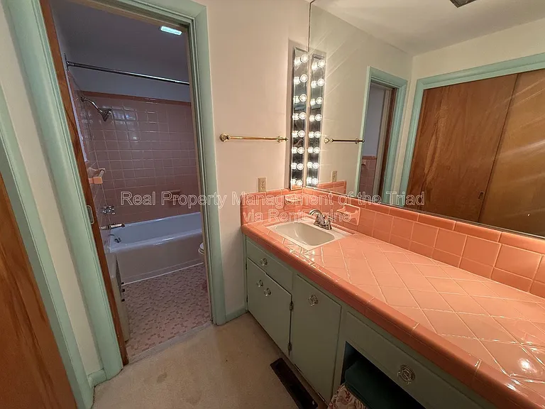 1507 Pinehurst Dr — Photo 4