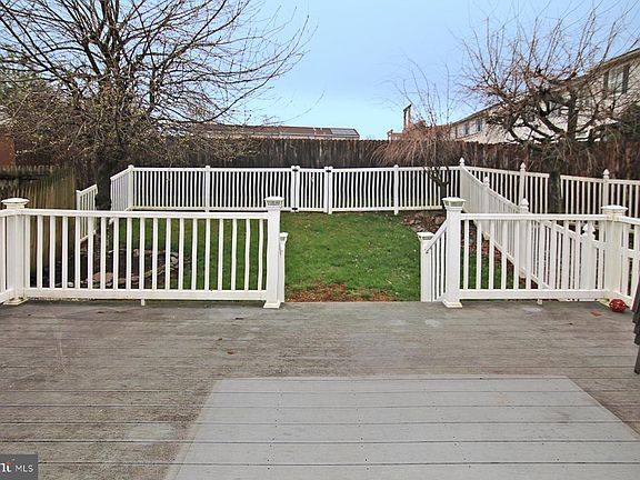 4th image of 226 Acorn Cir