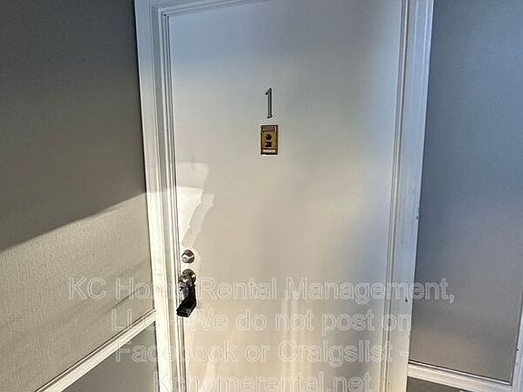 4th image of 8725 Countryshire Ln APT 1