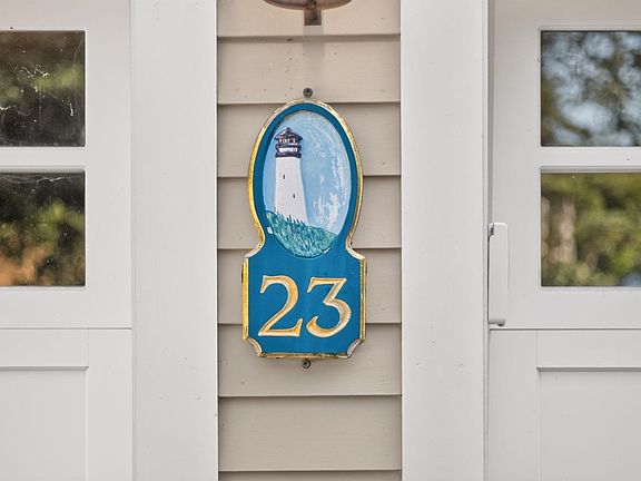 5th image of 23 Taylors Pond Rd