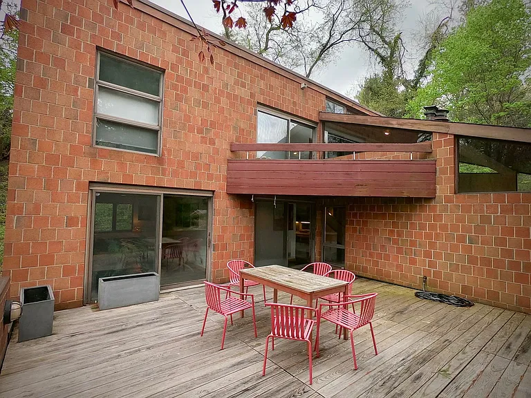 1219 Commercial St — Photo 28