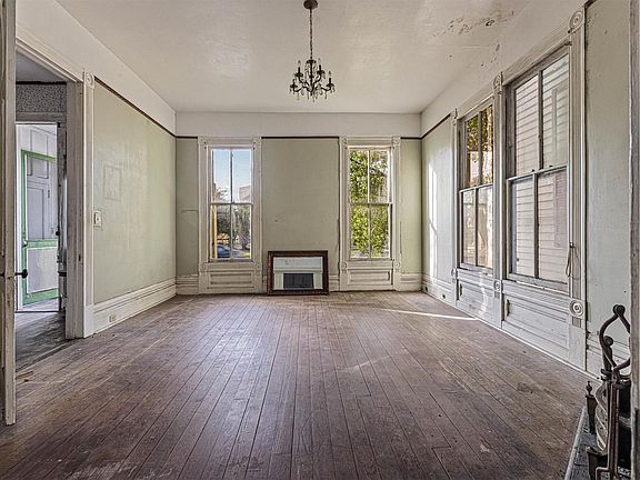 2nd image of 1815 Broadway Street