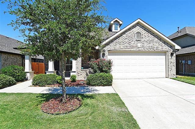 1st image of 304 Eastbrook Dr