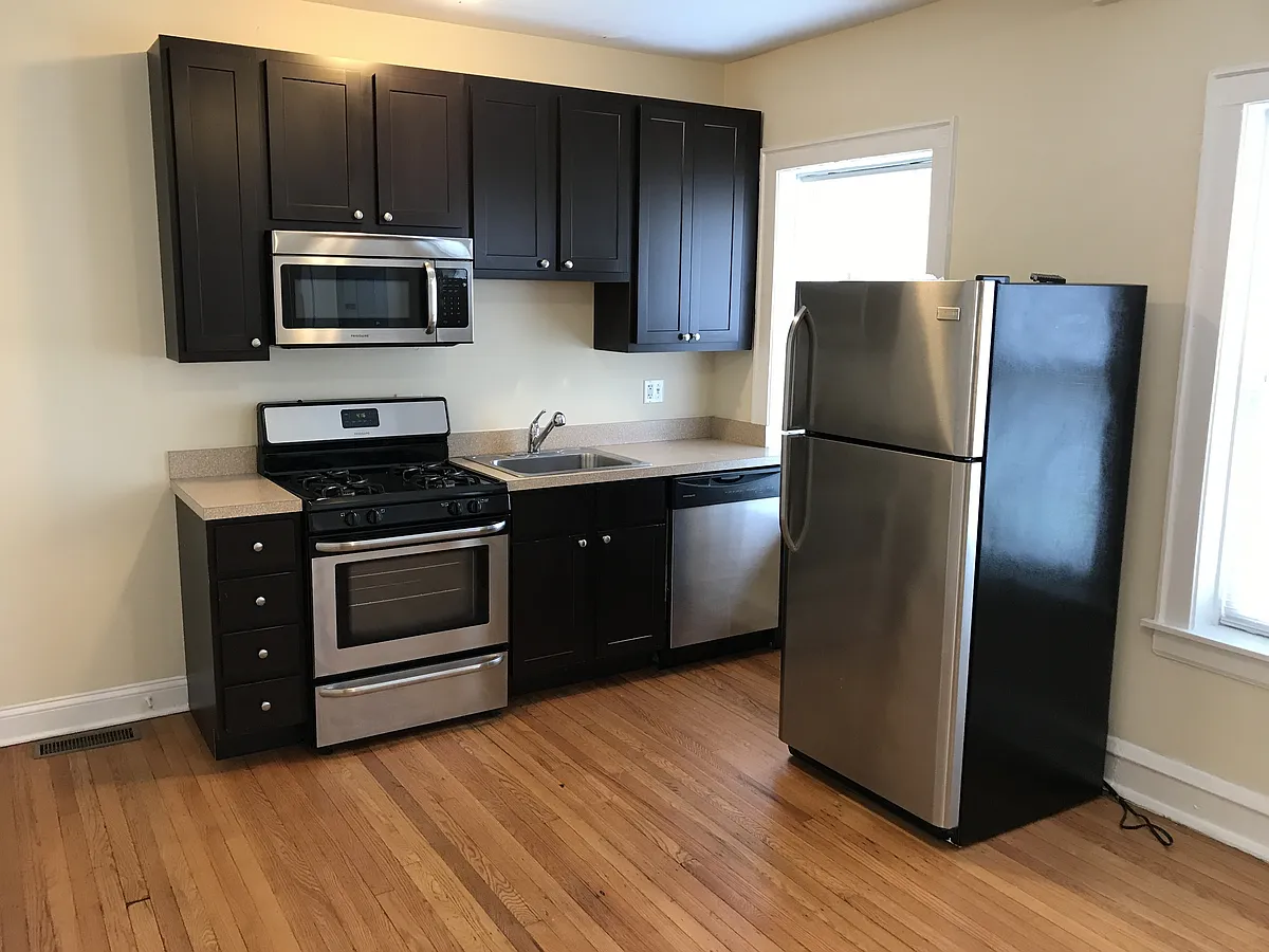 Building Photo - 4029 N Monticello Ave #1W