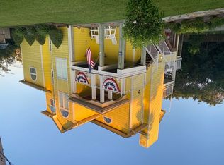 923 Grove Rd, Clear Lake Shores, TX 77565