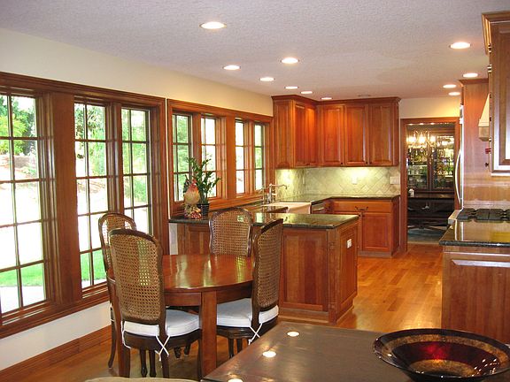 Eating Nook & Kitchen