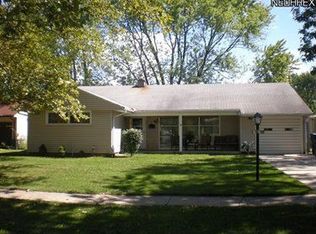 6665 Newbury Ln, Parma Heights, OH 44130