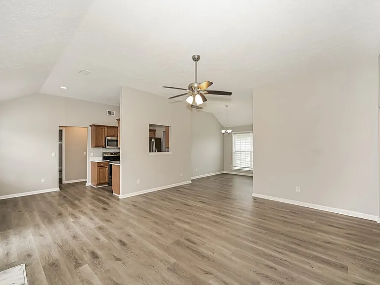 416 Lake Forest Dr — Photo 4