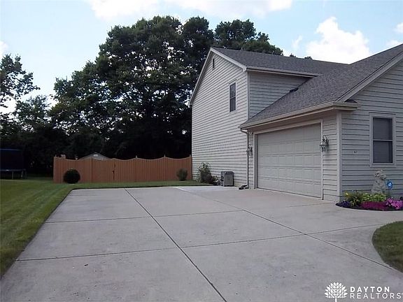 2nd image of 47 Megan Ln