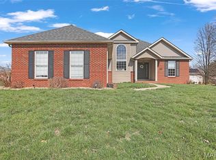 2611 Piper Hills Dr, Shiloh, IL 62221