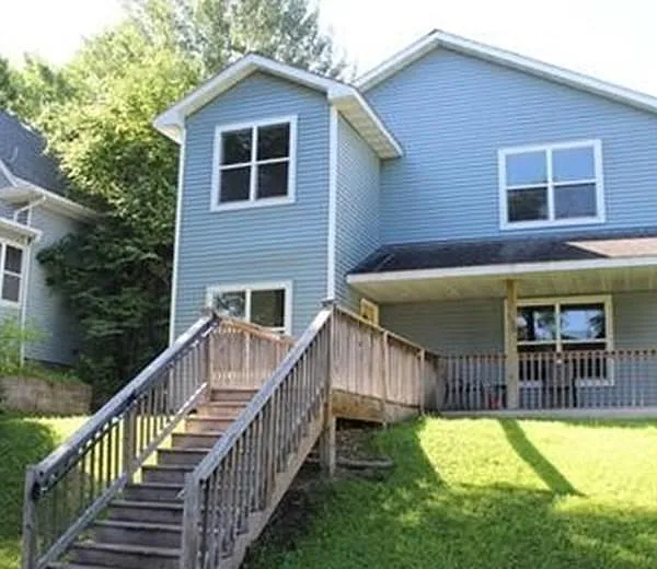 4 bed, 1200 sqft, $2,150 — Photo 1