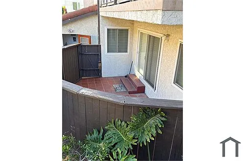 3768 Redondo Beach Blvd #B Photo 1