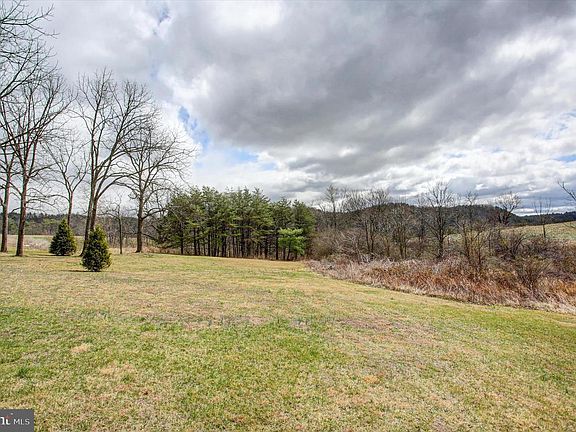 5th image of 8248 Great Cove Rd