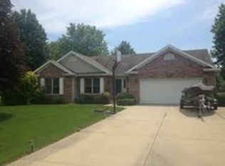 14669 E Harmony Dr, Effingham, IL 62401