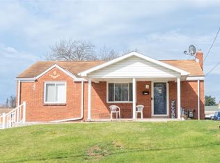 502 Lebanon Manor Dr, West Mifflin, PA