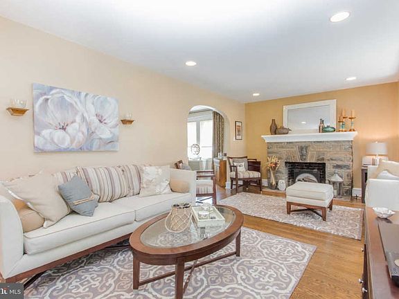 5th image of 1025 Lindale Ave