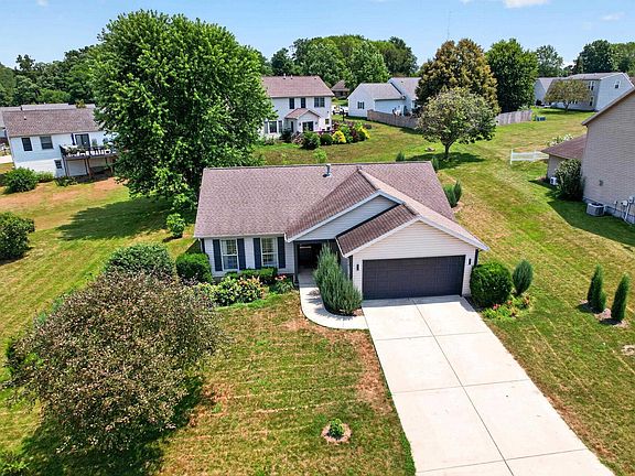 4th image of 404 Heritage Dr