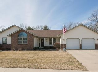 2070 Charleston Dr, Marion, IA 52302